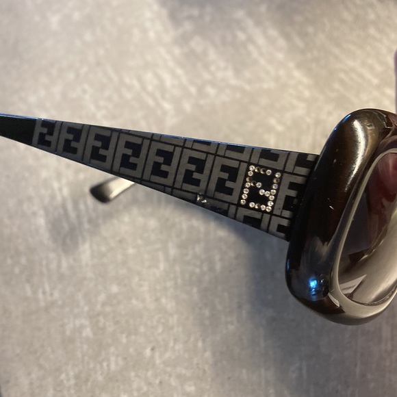 Fendi Sunglasses - Picture 6 of 11